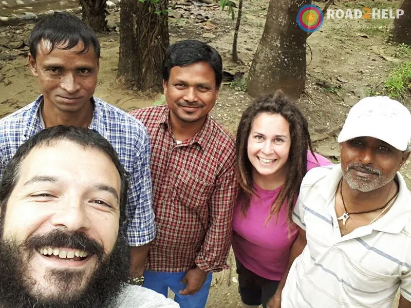 Con los amigos de Bardia Adventure Resort. Gracias Raju, Arjun, Laxmi, Haril y Ramu.